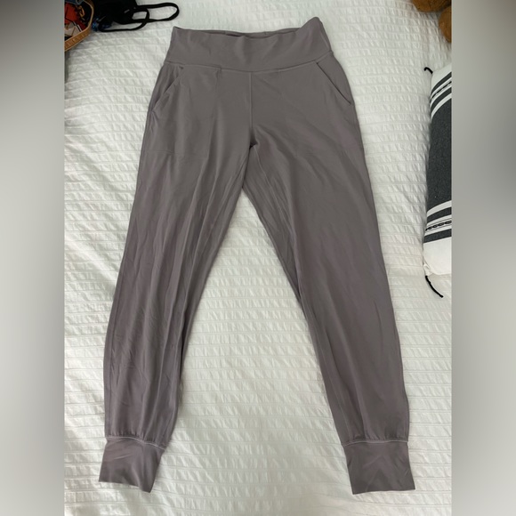 Lululemon joggers - Picture 2 of 4